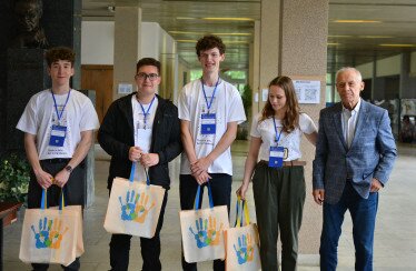 В Інституті кібернетики імені В.М. Глушкова НАН України відбулися інженерні змагання “МЕЛМ і МК”: молодь, штучний інтелект у технологіях та інноваціях